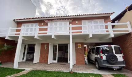 Casa para Venda em Torres, Praia Grande, 4 dormitórios, 1 suíte, 3 banheiros, 1 vaga