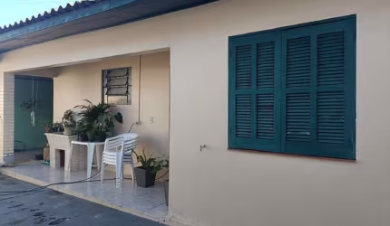 Casa para Venda em Torres, Centro, 5 dormitórios, 2 suítes, 4 banheiros, 2 vagas