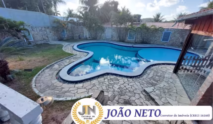 Linda casa tipo sítio em Maria Farinha, entre o rio e o mar!