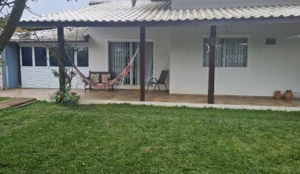 Linda casa Averbada, na praia de Bal. Barra do sul  SC