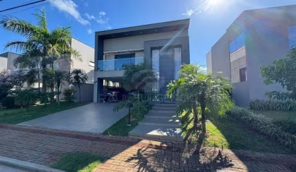 Amplo Sobrado no Condomínio Alphaville 2 com piscina, gourmet