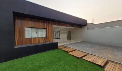 Casa a Venda | Piscina | 3 dormitórios | 1 suíte |