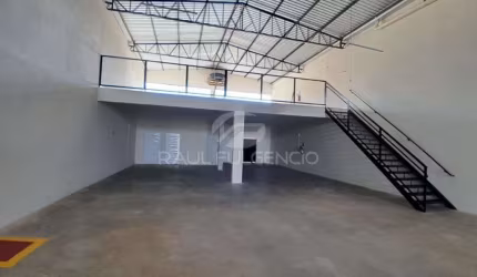 Barracão com 2 banheiros, cozinha, escritório e 10 garagens no Imperial, Londrina