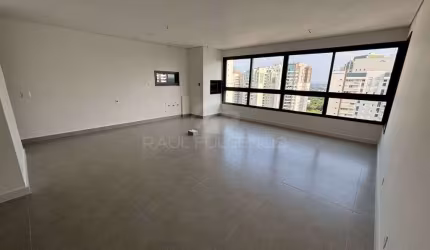 Hause - Andar alto, linda vista, 2 vagas paralelas + box