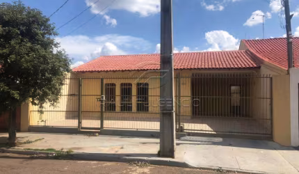 Casa  Assobradada na Região da Santos Dumont
