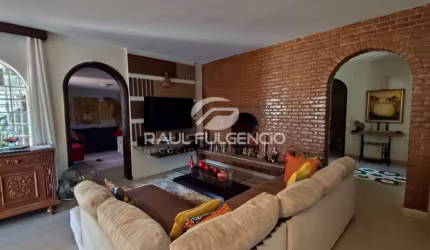 Charmosa casa à venda no bairro Dom Pedro em Londrina
