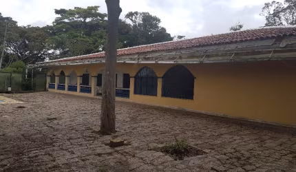 CASA COMERCIAL - JUNTO A CENTRO - ÚNICA