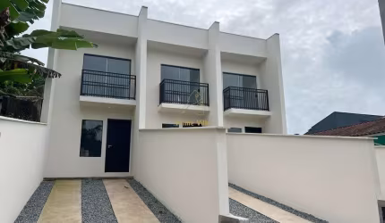Sobrado geminado com dois quartos no Itinga-Araquari
