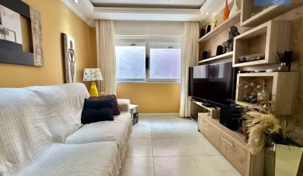 Apartamento 2 dormitórios próximo à praça Flávio Boianovski