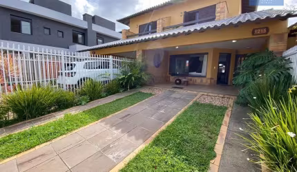 Sobrado 3 dormitórios no Centro de Xangri Lá