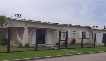 Casa 5 dormitórios no Centro de Xangri Lá