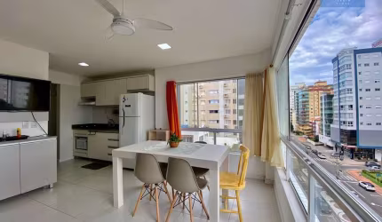 Apartamento 3 dormitórios com vista para o mar