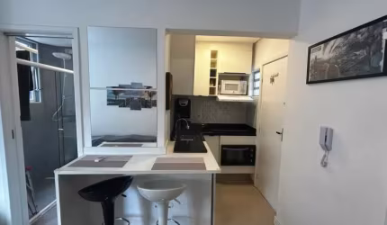 Ampla Sala Living, quadra da praia, Portaria 24H, Elevador, 1 vaga de garagem , Bairro: Ponta da Pra