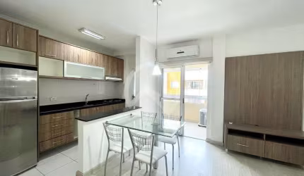 Apartamento com 2 quartos para alugar na Alameda Júlia da Costa, 2102, Bigorrilho, Curitiba, 64 m2 por R$ 3.250
