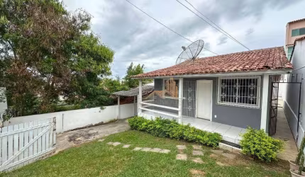 Casa com 2 dormitórios para alugar, 110 m² por R$ 2.130/mês - Campo Redondo - São Pedro da Aldeia/RJ