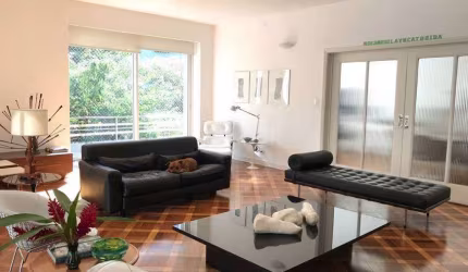 Belo apartamento reformado por arquiteta
