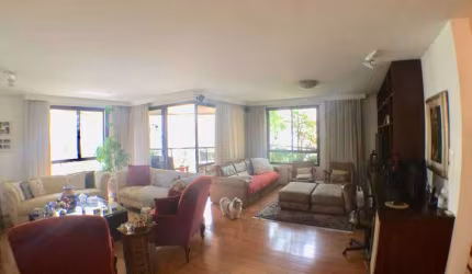 Apartamento reformado em Higienópolis - São Paulo - SP.