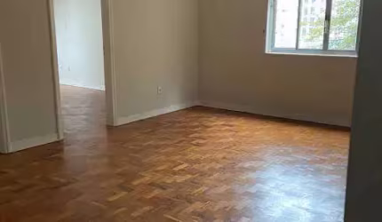 Belo apartamento reformado na Consolação