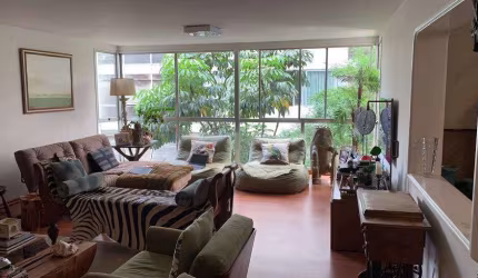BELÍSSSIMO APARTAMENTO A VENDA NA RUA PARA