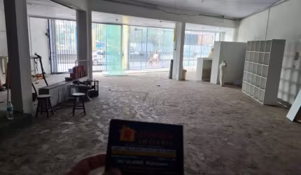 Barracão / Galpão / Depósito com 5 salas para alugar na Rodovia Washington Luiz, Vila São Luís, Duque de Caxias por R$ 16.000