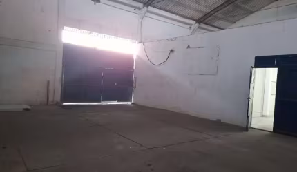 Barracão / Galpão / Depósito com 2 salas para alugar na Rodovia Presidente Dutra, Pavuna, Rio de Janeiro por R$ 10.000