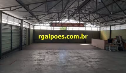 Barracão / Galpão / Depósito com 8 salas para alugar na SANTA CRUZ DA SERRA, Santa Cruz da Serra, Duque de Caxias por R$ 8.000