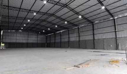 Barracão / Galpão / Depósito com 2 salas para alugar na Avenida Demétrio Ribeiro, 345, Figueira, Duque de Caxias por R$ 25.000