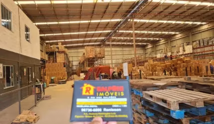 Barracão / Galpão / Depósito com 2 salas para alugar na RODOVIA WASHINGTON LUIS, 2344, Vila Maria Helena, Duque de Caxias por R$ 55.000