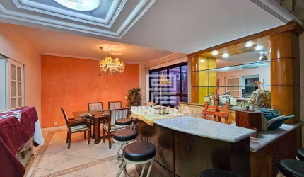 Casa de 195m² com 4 quartos à venda por R$2.000.000 e para alugar por R$10.000 + taxas - São Francisco - Niterói/RJ