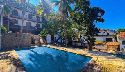 Casa com 6 dormitórios à venda, 211 m² por R$ 1.800.000,00 - São Francisco - Niterói/RJ