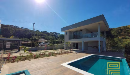 Casa com 3 quartos, 256 m² - venda por R$ 1.400.000 ou aluguel por R$ 6.720/mês - Alberto Torres - Areal/RJ