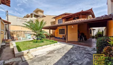 Casa com 3 dormitórios à venda, 300 m² por R$ 950.000,00 - Itaipu - Niterói/RJ