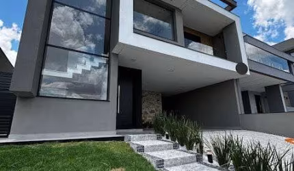 Casa com 03 Dormitórios suíte