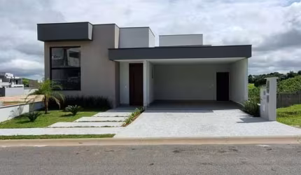 Casa em Condomínio com 03 Suítes