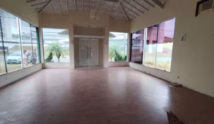VENDO: casa vale das palmeiras possui 180m² com 3 quartos em Lagoa - Macaé - RJ