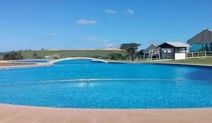 VENDO: CASA Térrea no condomínio  vale dos cristais p/ venda com 240m² com 3 quartos em Lagoa - Macaé - RJ
