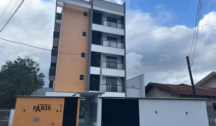 Apartamento com 2 quartos pronto pra morar no bairro Saguaçu