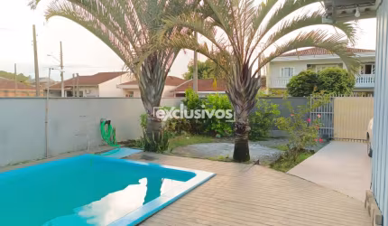 Casa mista com piscina, à venda no Vila Nova por R$ 310.000,00