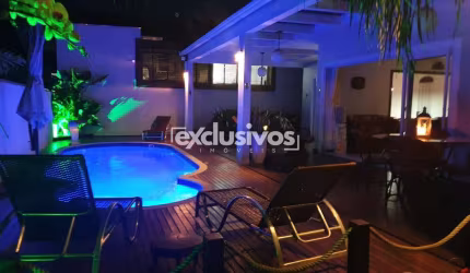 Casa  Mobiliada  de Alto padrão em Ubatuba SFS 3 quartos por R$ 1.300,000.
