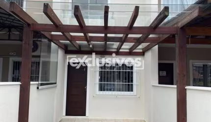 Sobrado Geminado à venda no bairro Floresta em Joinville com 2 quartos por 395 mil