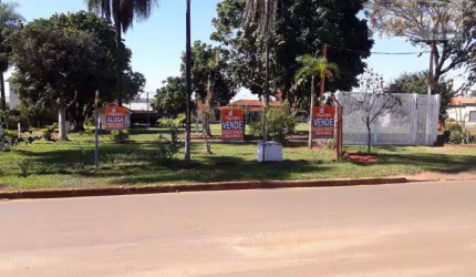 Chácara com 2 casas sendo uma com 7 suítes, outra casa com 2 quartos, 1 suite, cozinha, sala/copa, sala de tv, área de lazer, quintal, área de serviço
