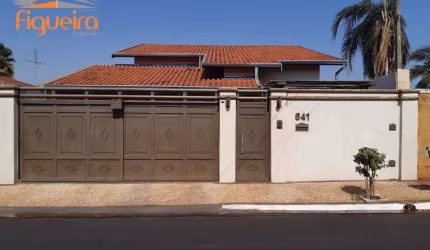 Casa com 4 dormitórios à venda, 293 m² por R$ 950.000,00 - Celina - Barretos/SP