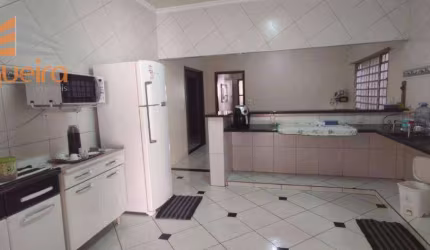 Casa com 4 dormitórios à venda, 250 m² por R$ 700.000,00 - Lícia - Barretos/SP