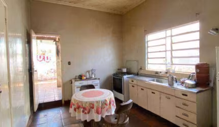 Casa com 4 dormitórios à venda, 248 m² por R$ 350.000,00 - Centro - Barretos/SP