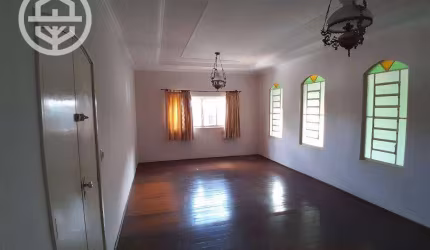 Casa com 3 dormitórios, 230 m² - venda por R$ 550.000,00 ou aluguel por R$ 3.700,00/mês - Centro - Barretos/SP
