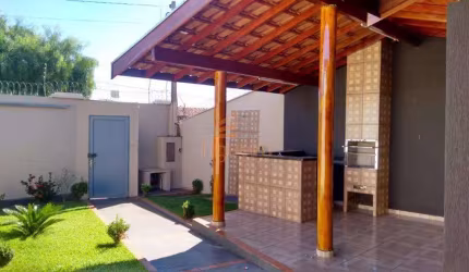 Casa com 3 dormitórios à venda, 180 m² por R$ 600.000,00 - América - Barretos/SP