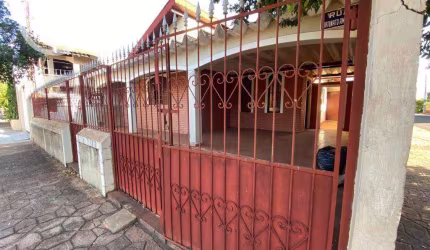 Casa com 2 dormitórios no Bairro Pedro Cavalini