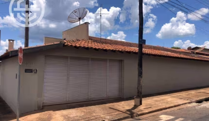 Casa com 2 dormitórios à venda, 123 m² por R$ 230.000,00 - Jockey Club - Barretos/SP