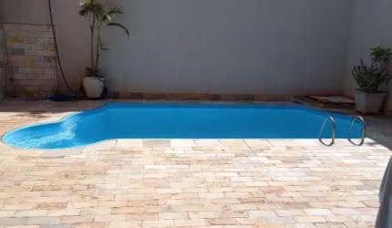 Casa com 4 dormitórios à venda, 185 m² por R$ 825.000,00 - Cristiano de Carvalho - Barretos/SP