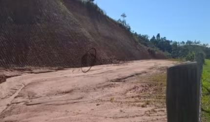 Ótimo terreno com 5.000m² em Sambaetiba.